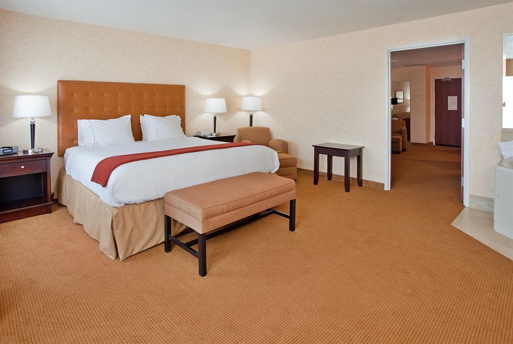 Holiday Inn Express Lawrence By Ihg Екстер'єр фото