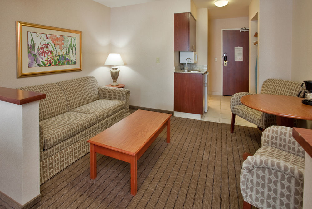 Holiday Inn Express Lawrence By Ihg Екстер'єр фото