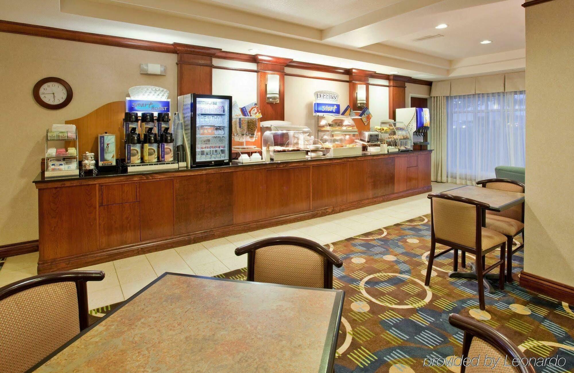 Holiday Inn Express Lawrence By Ihg Екстер'єр фото