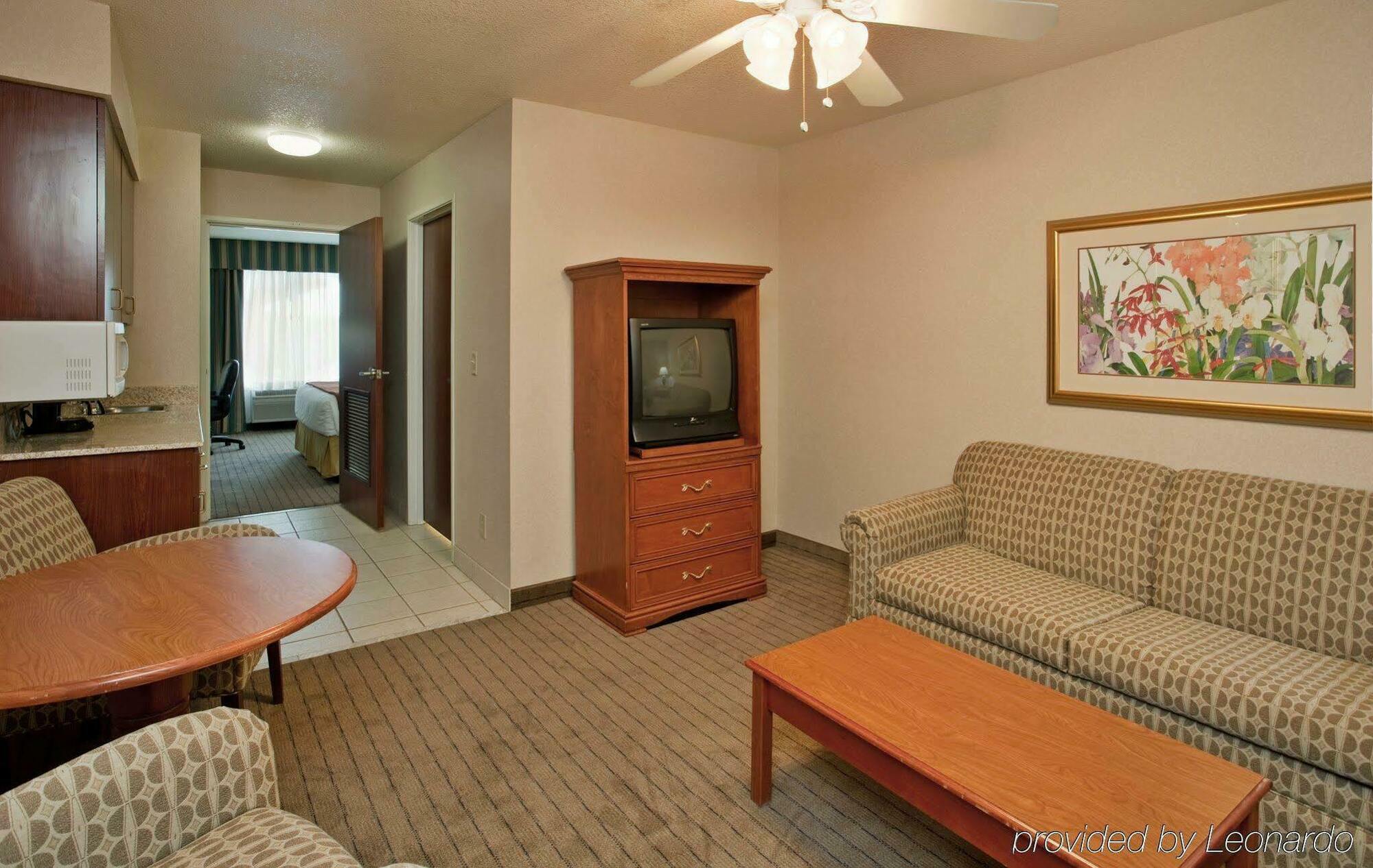 Holiday Inn Express Lawrence By Ihg Екстер'єр фото